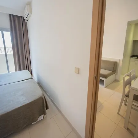 Embat Hotell 2*